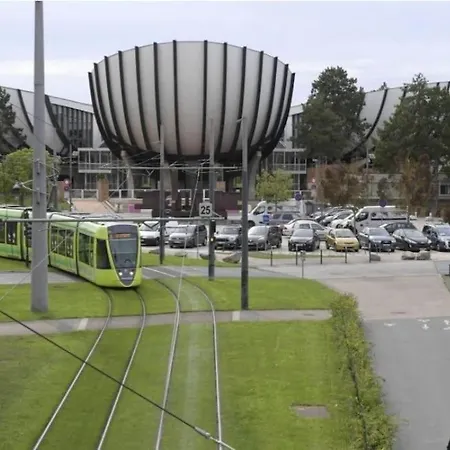 Centre, Parking Prive, Tramway * Реймс